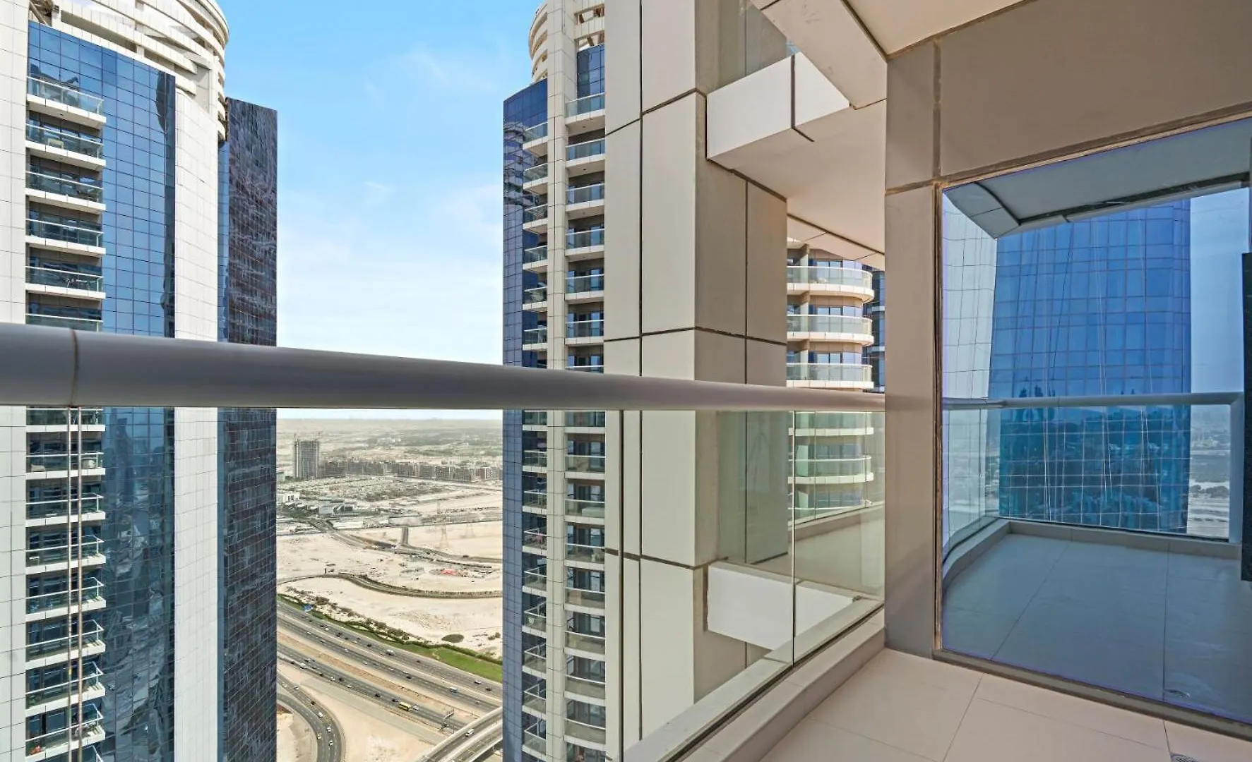 Apartment Aliving- Luxury 2Br In Paramount Business Bay Damac Towers 6106 Dubai United Arab Emirates